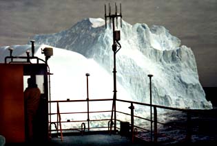 ice_ship_close_315_42469